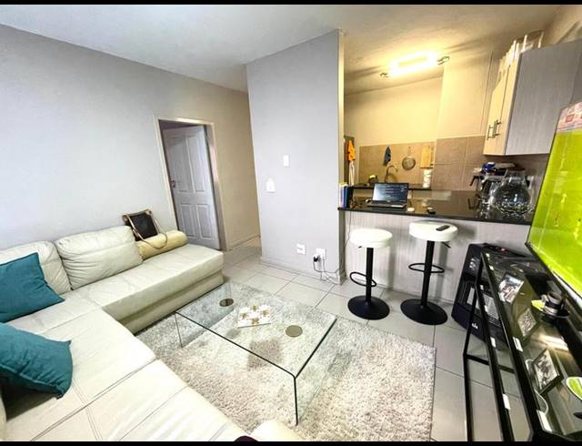 2 BEDROOM PROPERTY TO RENT IN DIE BULT